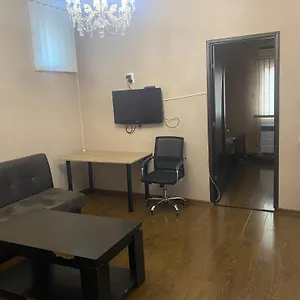 агмашенебели, 128 Апартаменты