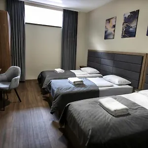 https://nesvit-02000.hotels-of-kiev.com
